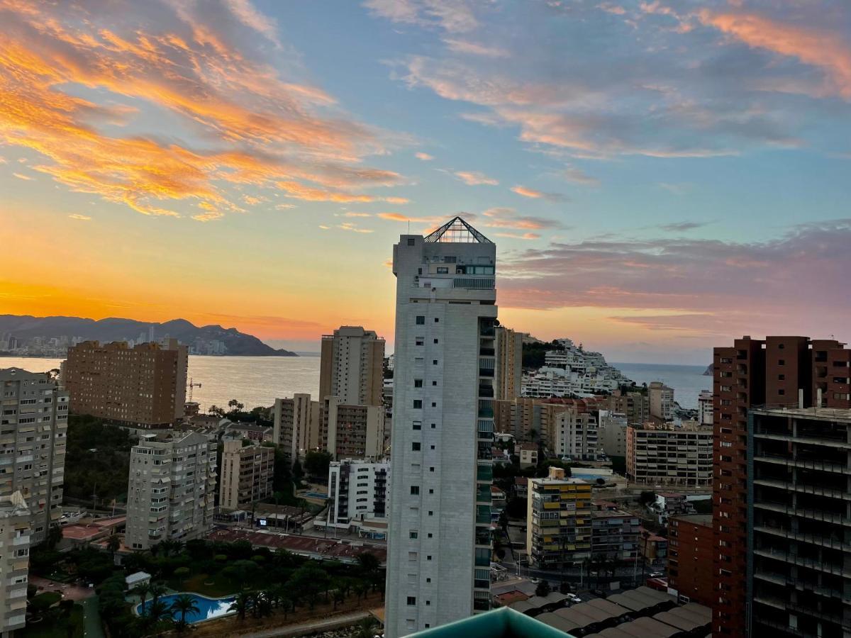 Traveler'S Beach Apartment With Sea View, Free Coffee & Parking Benidorm Dış mekan fotoğraf